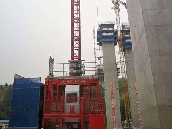 中鐵十九局集團使用大誠機械施工電梯、物料提升機案例