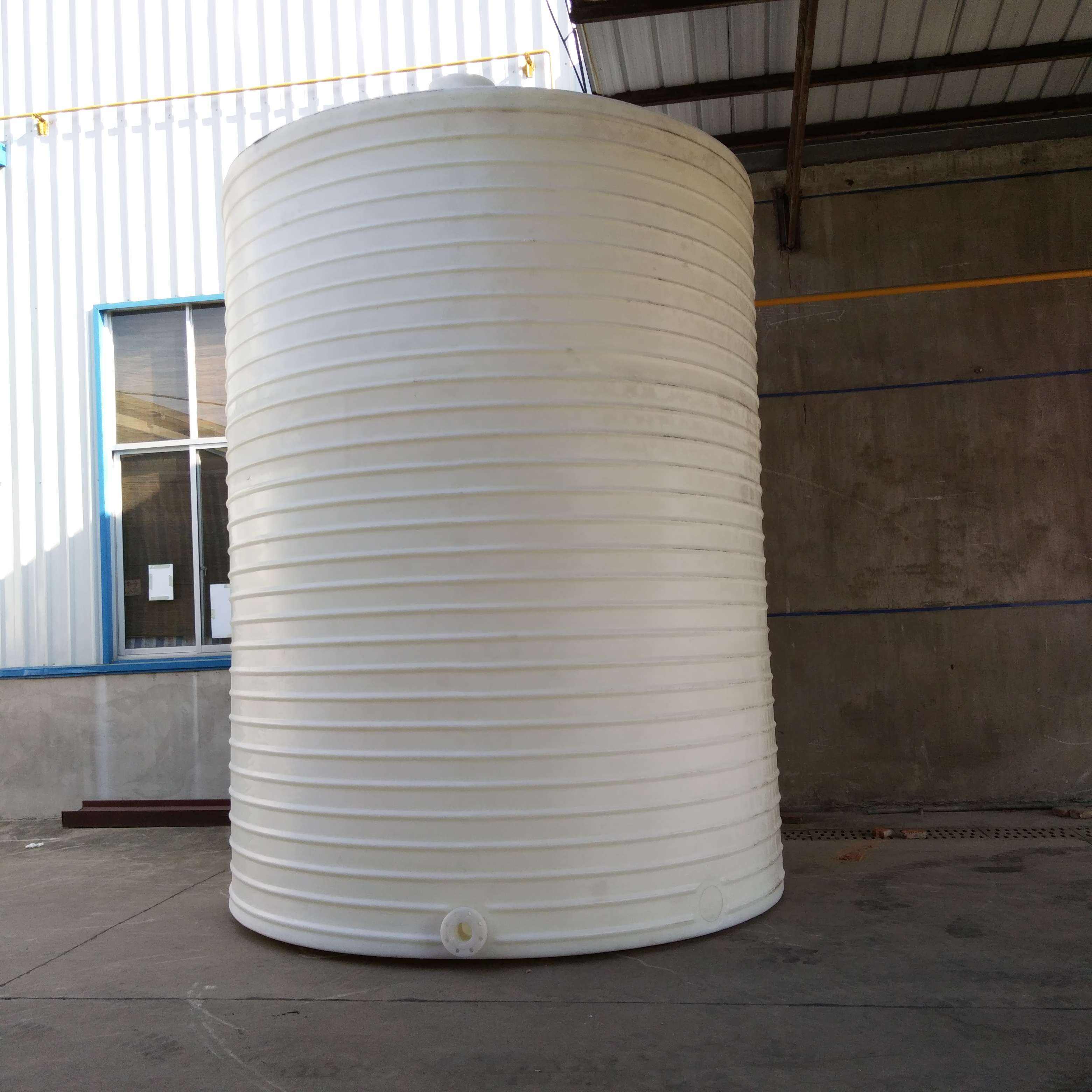 大型塑料儲罐的運(yùn)輸裝卸有哪些注意事項?